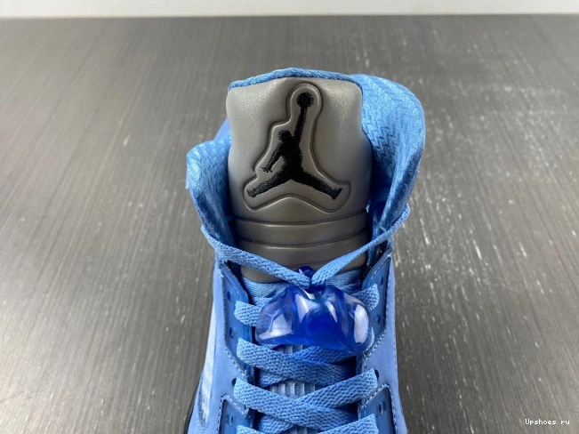 Jordan  DV1310-401 5  RETRO “UNC” Air 1009